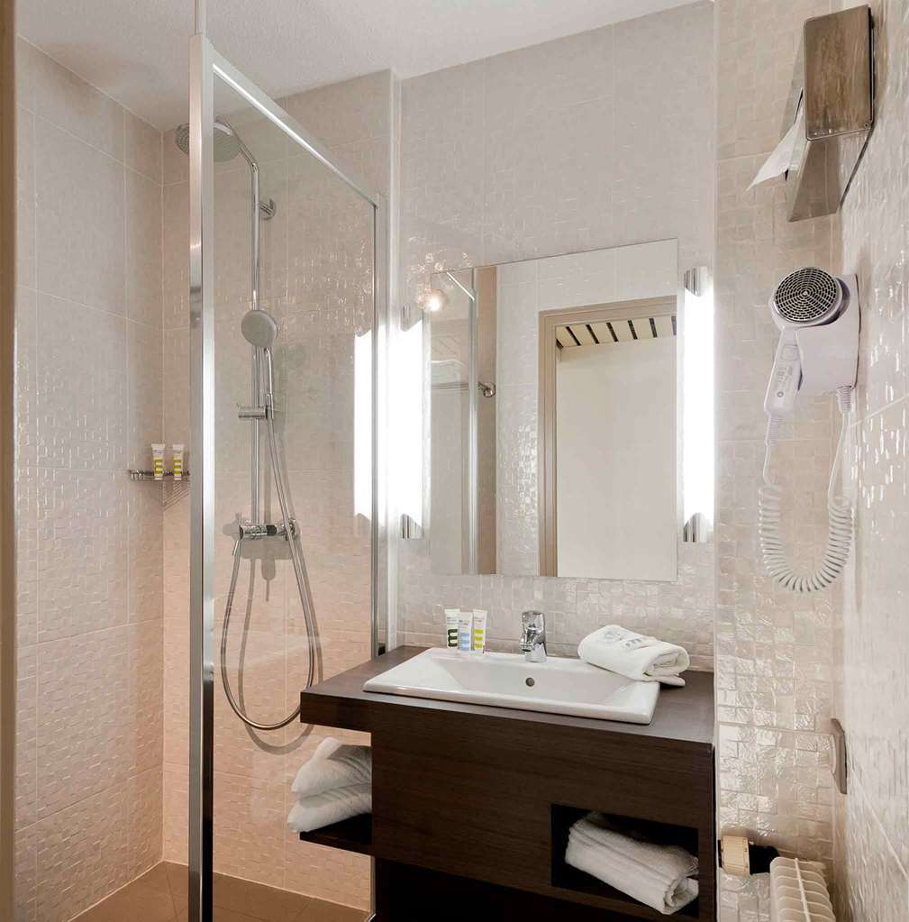 Mercure Vannes Le Port Bagian luar foto