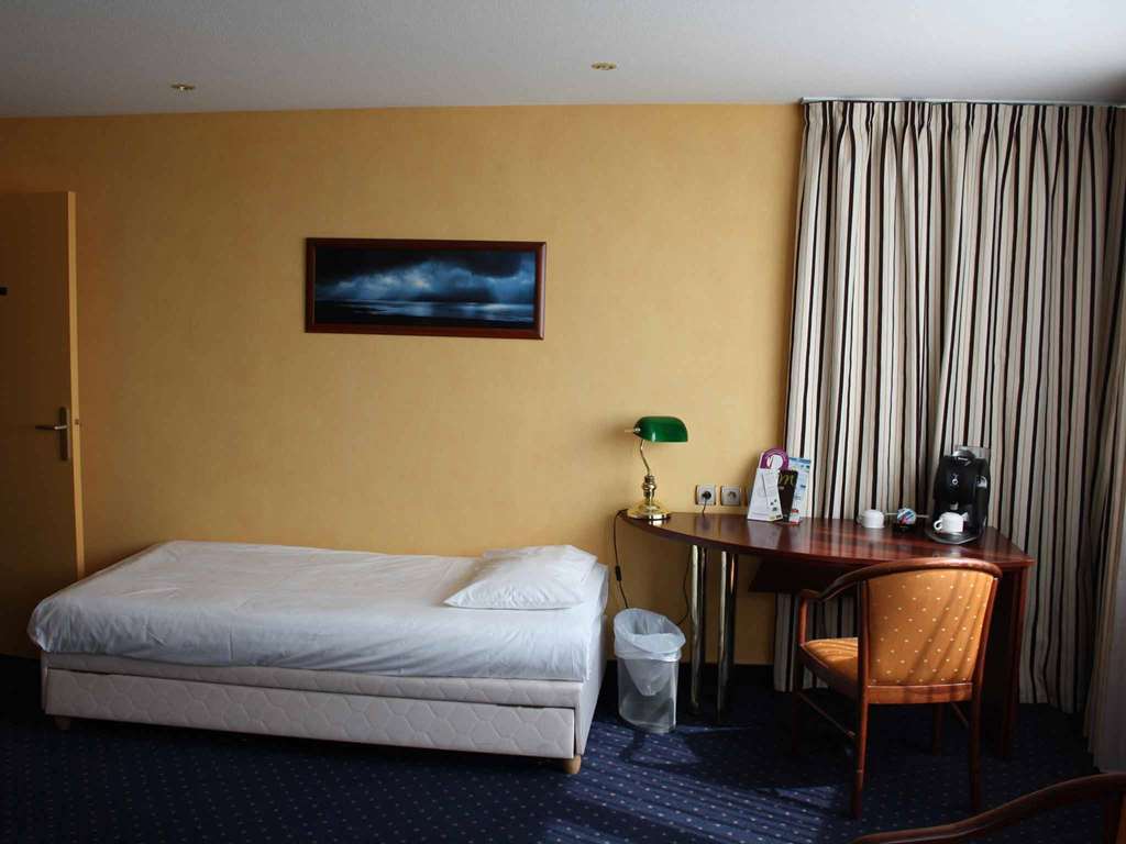 Mercure Vannes Le Port Bagian luar foto